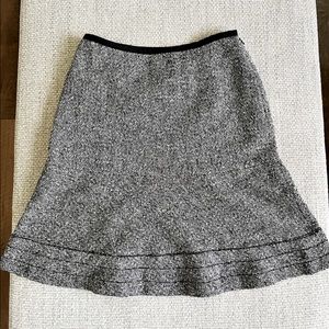 PETITE Ann Taylor A-line black & white tweed skirt SIZE 0P